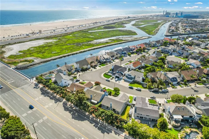 22382 Wallingford Lane, Huntington Beach, California 92646