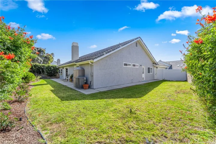 Possible RV / ADU Access at large side yard