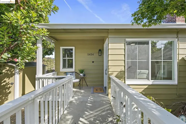 5434 Burlingame Ave, Richmond, California 94804
