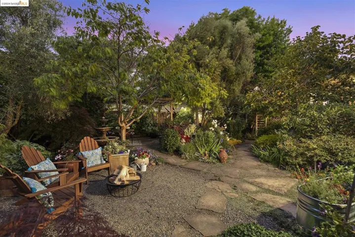 5434 Burlingame Ave, Richmond, California 94804