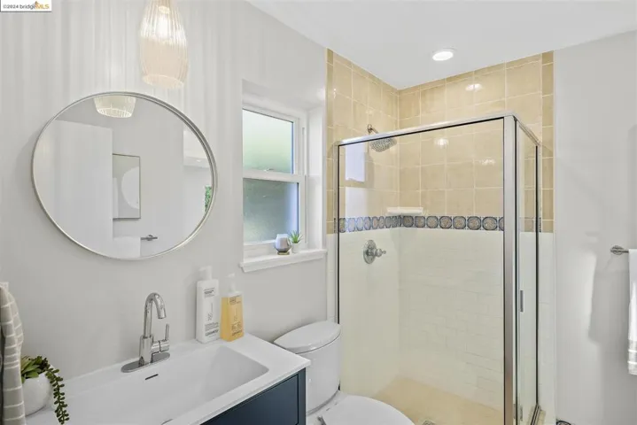 5434 Burlingame Ave, Richmond, California 94804