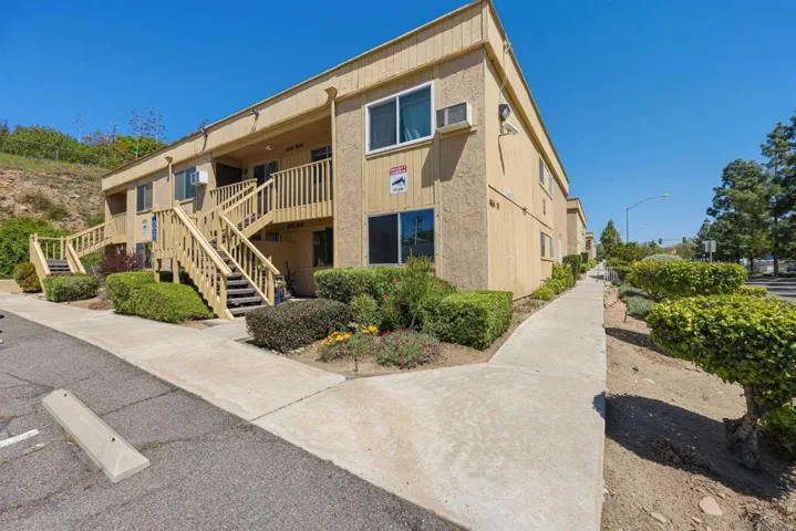 6672 University, San Diego, California 92115