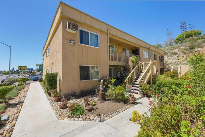 6672 University, San Diego, California 92115