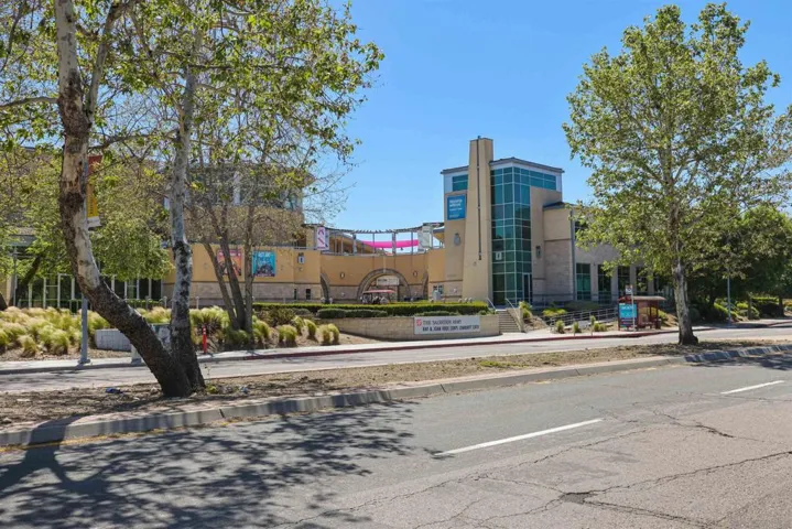 6672 University, San Diego, California 92115