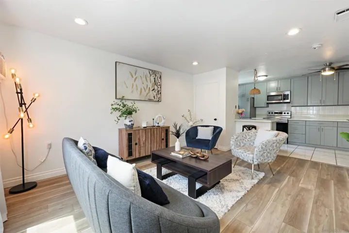 6672 University, San Diego, California 92115