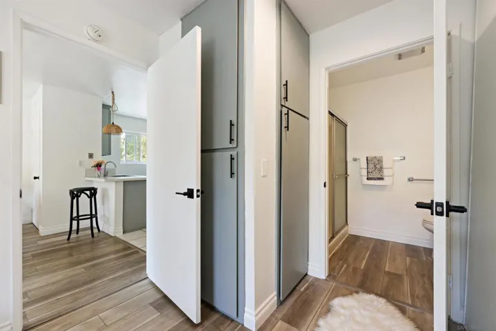 6672 University, San Diego, California 92115