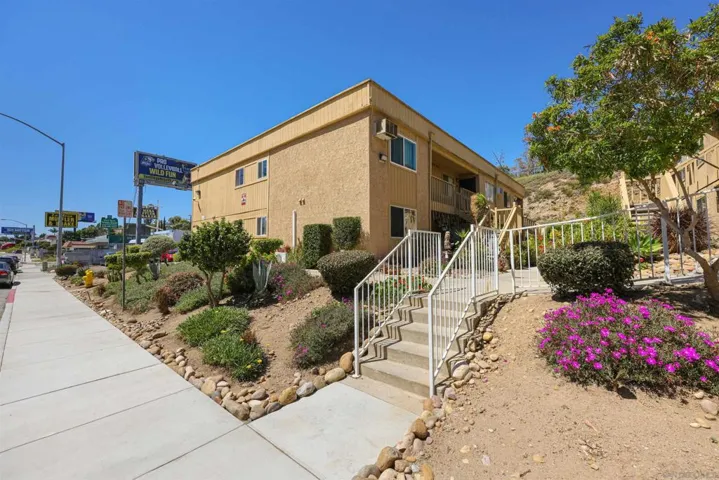 6672 University, San Diego, California 92115