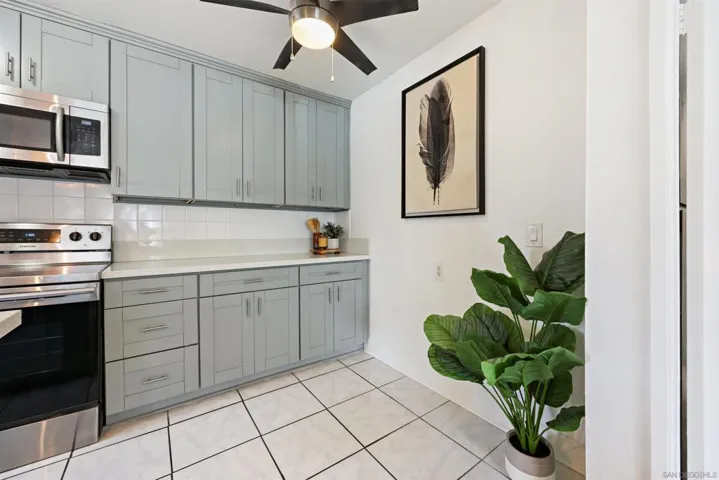 6672 University, San Diego, California 92115