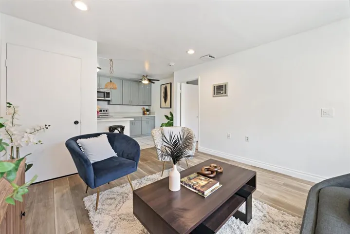 6672 University, San Diego, California 92115