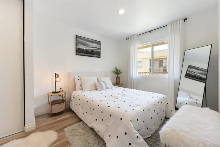6672 University, San Diego, California 92115