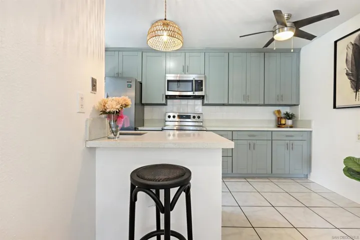 6672 University, San Diego, California 92115
