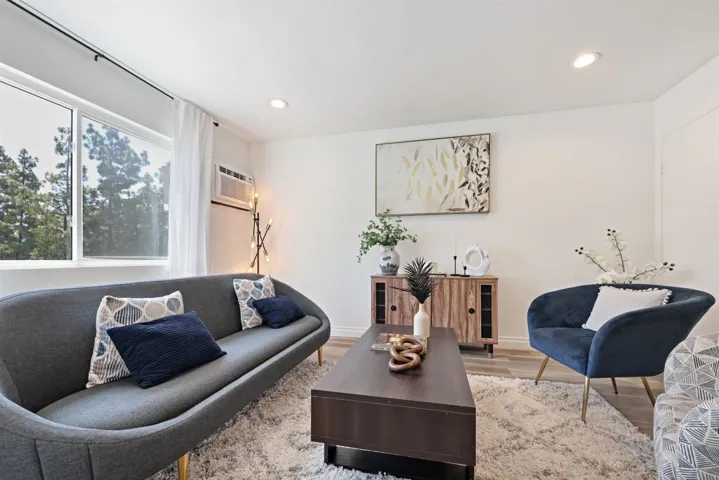 6672 University, San Diego, California 92115