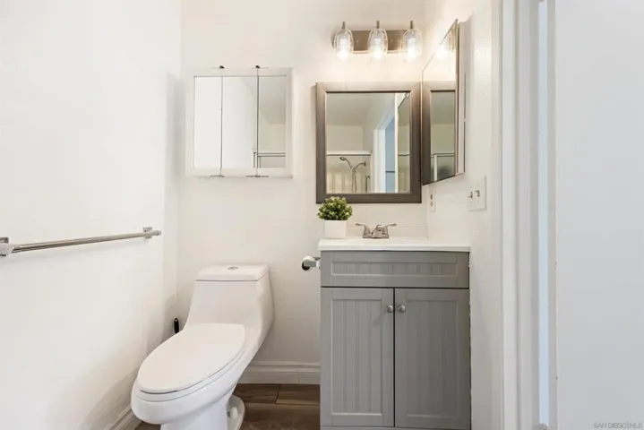6672 University, San Diego, California 92115