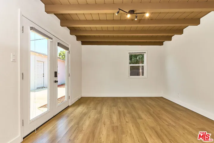 413 E 99th Street, Inglewood, California 90301