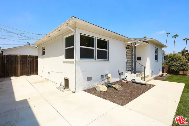 413 E 99th Street, Inglewood, California 90301