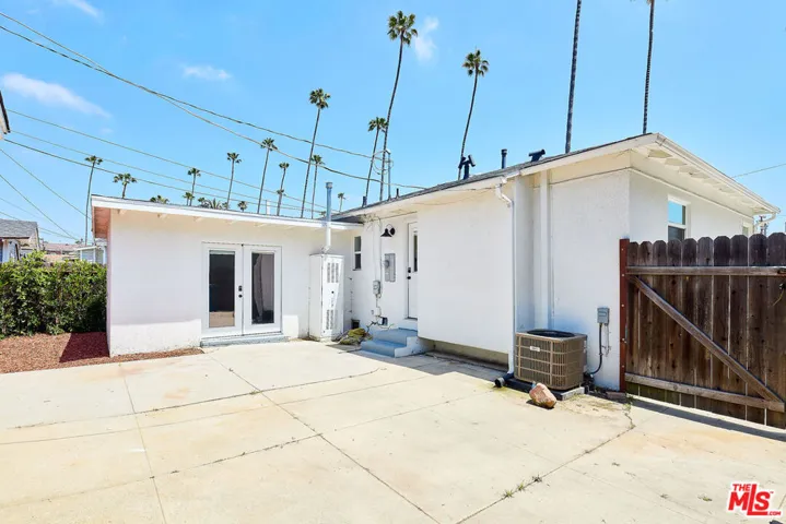 413 E 99th Street, Inglewood, California 90301