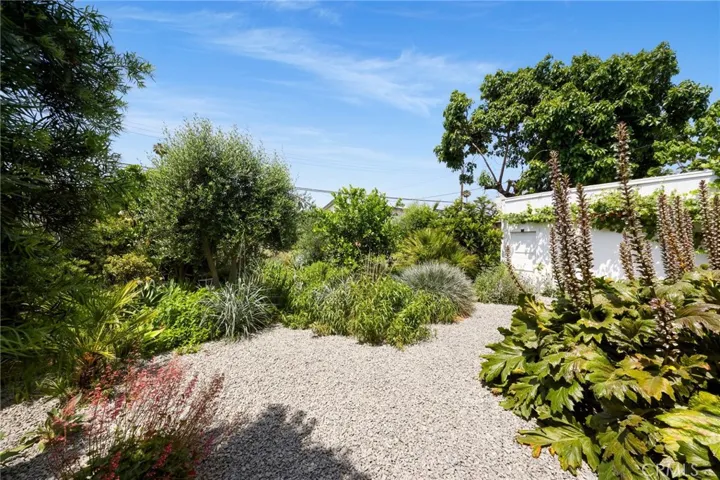 35 East 53rd Street, Long Beach, California 90805