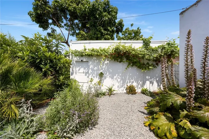 35 East 53rd Street, Long Beach, California 90805