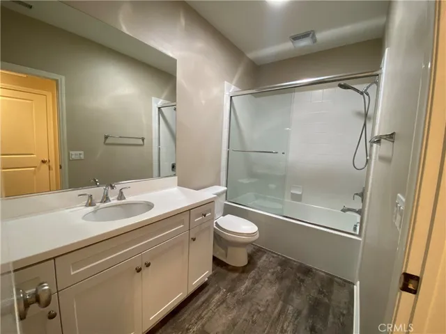 98 Desert Pine, Irvine, California 92620