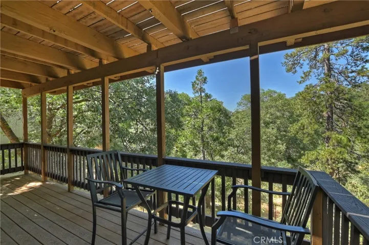 1274 Yukon Drive, Lake Arrowhead, California 92352