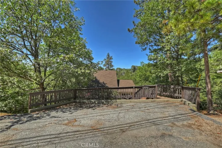 1274 Yukon Drive, Lake Arrowhead, California 92352