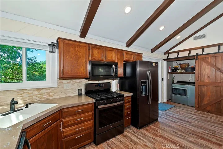 1274 Yukon Drive, Lake Arrowhead, California 92352