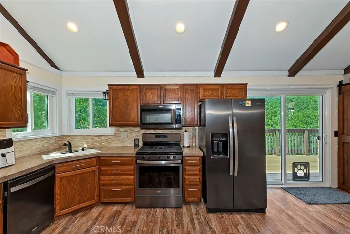 1274 Yukon Drive, Lake Arrowhead, California 92352