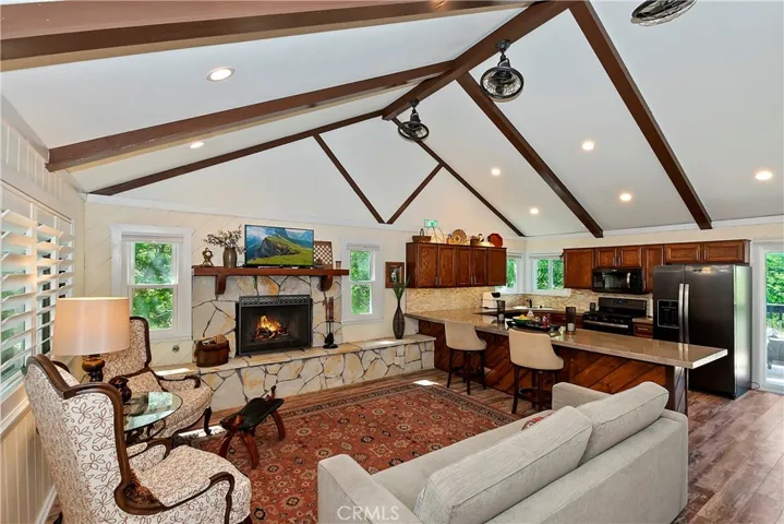 1274 Yukon Drive, Lake Arrowhead, California 92352
