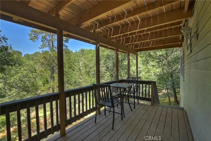 1274 Yukon Drive, Lake Arrowhead, California 92352