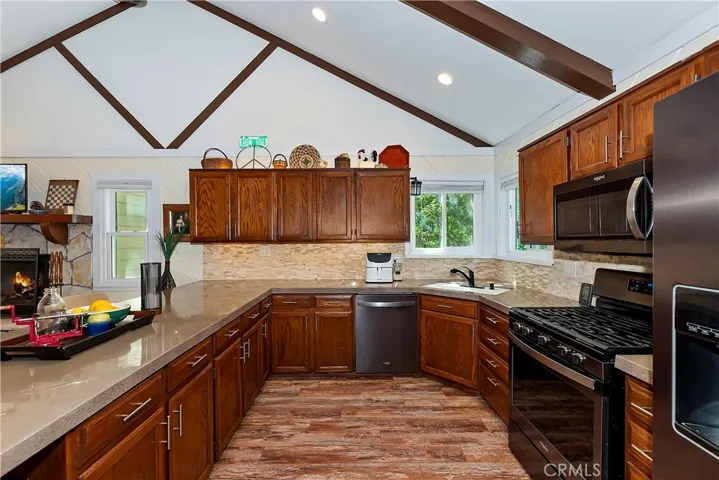 1274 Yukon Drive, Lake Arrowhead, California 92352