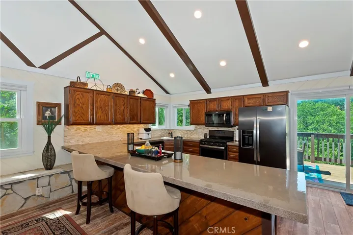 1274 Yukon Drive, Lake Arrowhead, California 92352