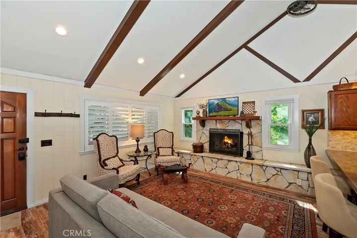 1274 Yukon Drive, Lake Arrowhead, California 92352