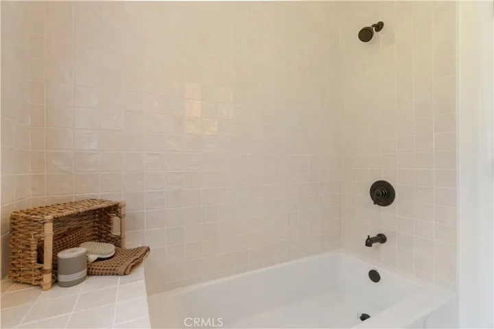 Soaking tub with new black fixtures