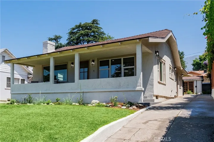 Corner view with 4 car driveway