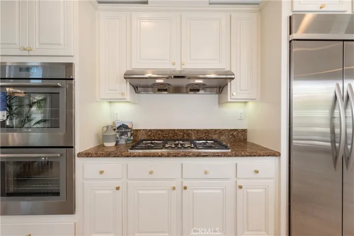 Granit Counter Tops With New Thermador Double Oven, New Stove and New Hood
