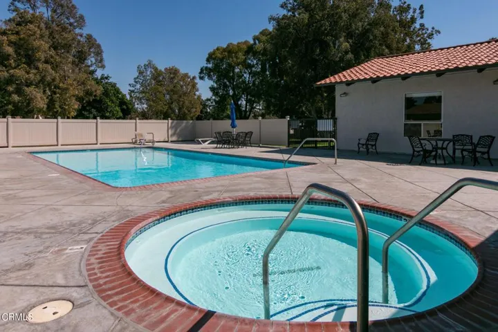 48-web-or-mls-Community Pool