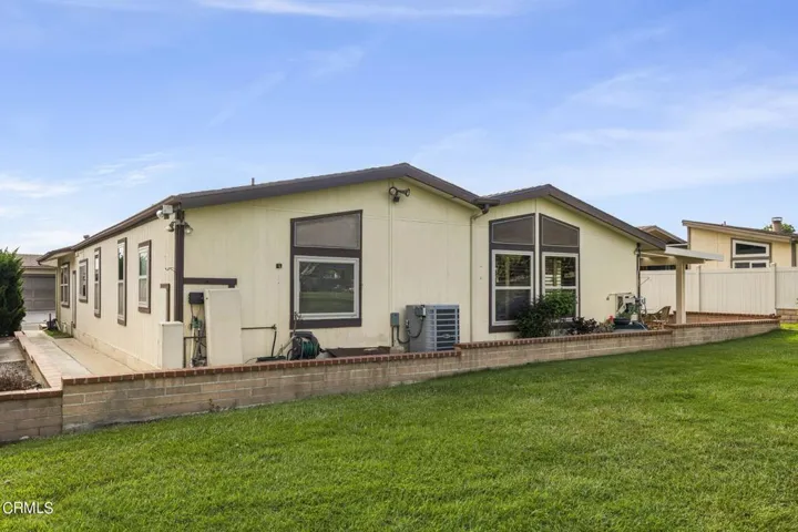 44-web-or-mls-UpmarketMedia-1220JOhn83-1