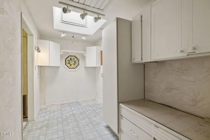 36-web-or-mls-UpmarketMedia-1220JOhn83-1