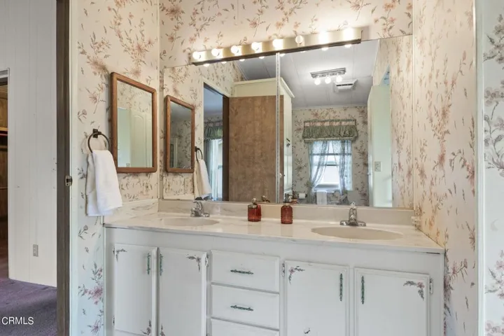 30-web-or-mls-UpmarketMedia-1220JOhn83-2