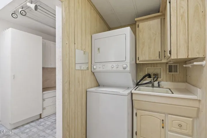 34-web-or-mls-UpmarketMedia-1220JOhn83-9