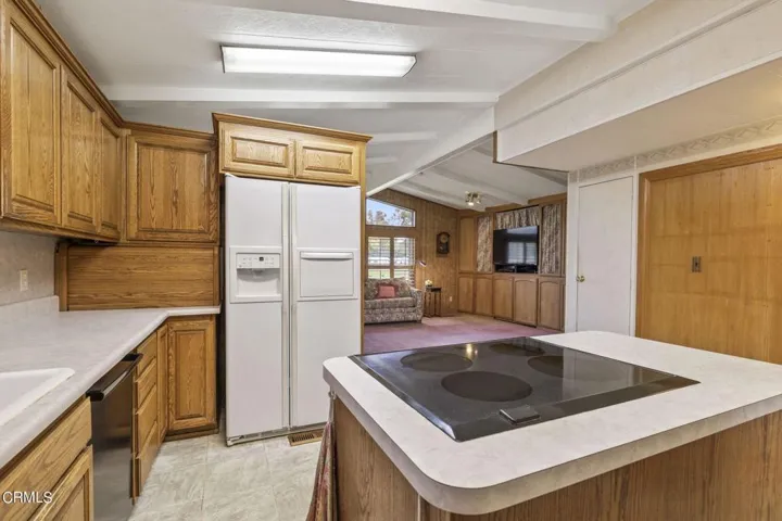 21-web-or-mls-UpmarketMedia-1220JOhn83-9