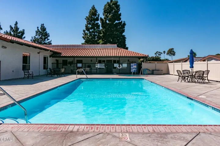 47-web-or-mls-Community Pool-2
