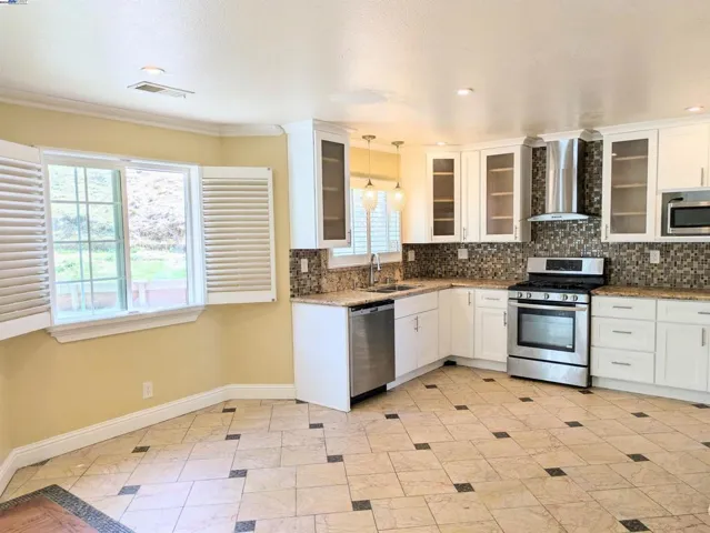 100 Countryview, Vallejo, California 94591-7026