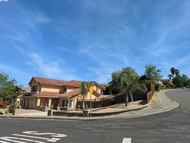 100 Countryview, Vallejo, California 94591-7026