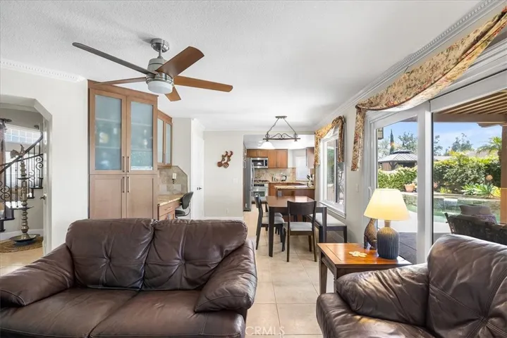 Family room 3