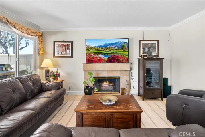 Family room 2