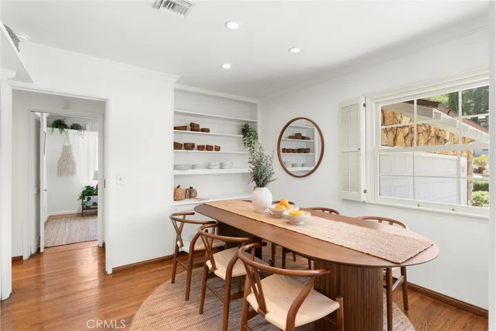 22277 Avenue San Luis, Woodland Hills, California 91364