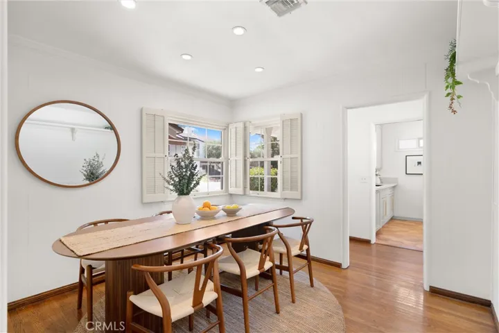 22277 Avenue San Luis, Woodland Hills, California 91364