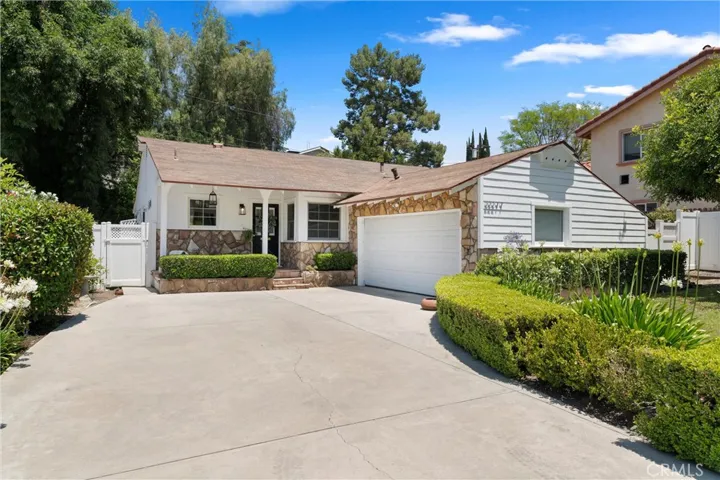 22277 Avenue San Luis, Woodland Hills, California 91364