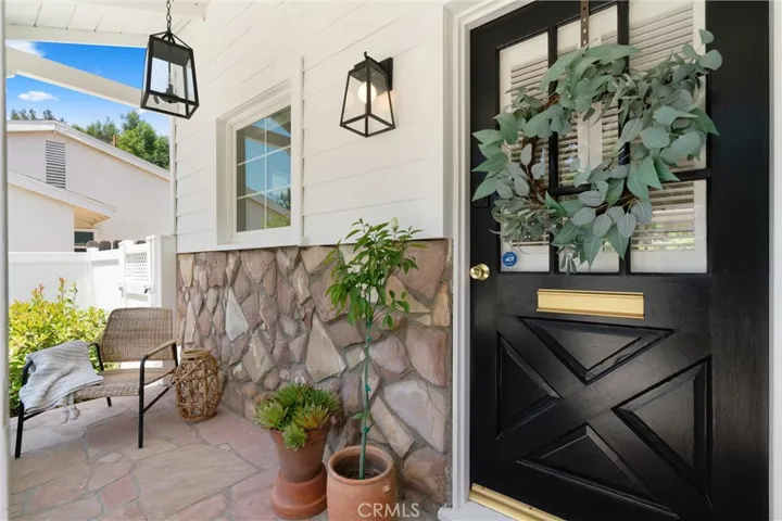 22277 Avenue San Luis, Woodland Hills, California 91364